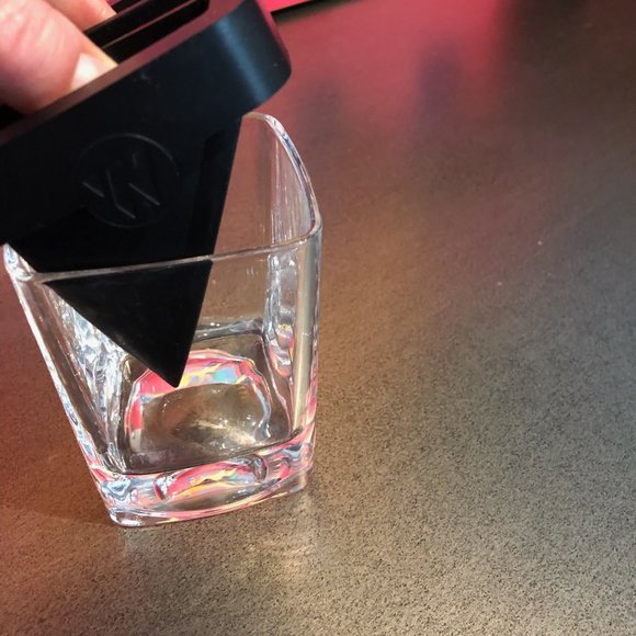 Like New Silicone Whiskey Wedge & Glass Set - Picture 4 of 11
